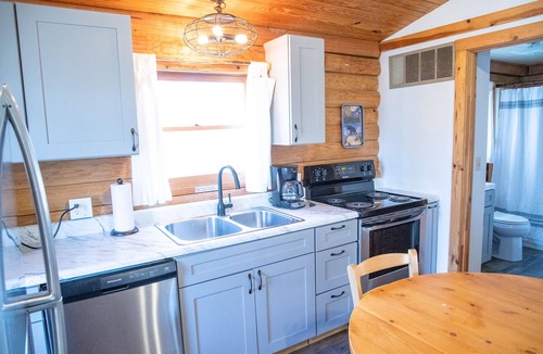 Shell Knob Cabin | Newly Renovated! Cozy Lakefront Cabin on Table Rock - Timbers 6