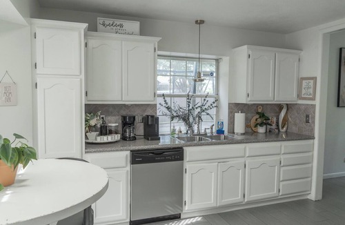 South Tulsa House | NEWLY RENOVATED SPA-STYLE BATHROOM
