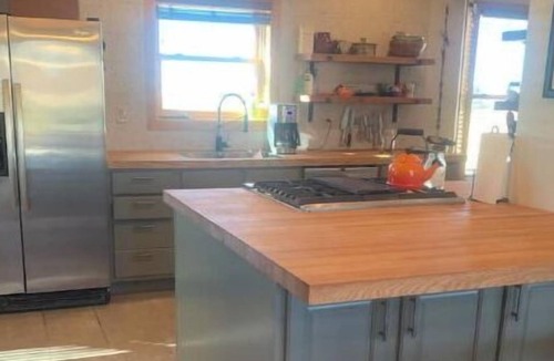 El Prado Cabin | Newly Renovated Taos Home Near Ski Valley!