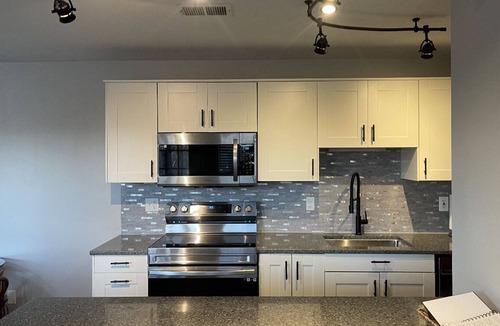 Notch Estates Condo | Newly updated 1 br, 1 bath, walk-in, free wifi, park by door, 1 mile to SDC.