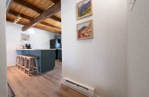 Red River House | Newly Updated | Walk to Lifts, Dining, Shopping