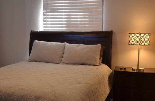 Roswell House | Nicely remodeled getaway near downtown Roswell