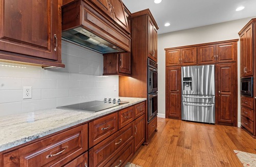 Branson House | No stairs, 4 King Bedrooms, Hot Tub, Fire pit