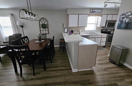 Table Rock Condo | NO STAIRS~Gated Resort~Great Location~Pointe Royale~Indoor/Outdoor Pools~Golf