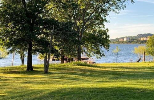 Big Cedars Apartment | No Wake Zone Suite