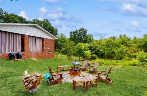 Lone Mountain House | Norris Lake Cabin Getaway Sleeps 6 View Fire pit