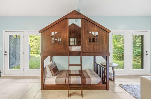 Tazewell House | Norris Lake Cabin Near Marinas & Fishing Fire pit