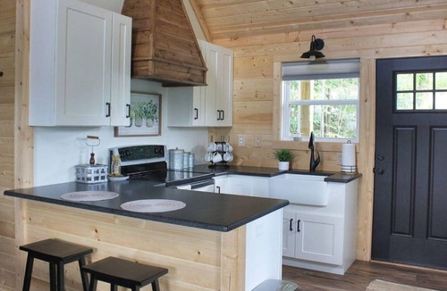 Caryville House | NORRIS LAKE FRONT RENTALS: LITTLE PERK LAKEHOUSE ON NORRIS LAKE w/PRIVATE DOCK