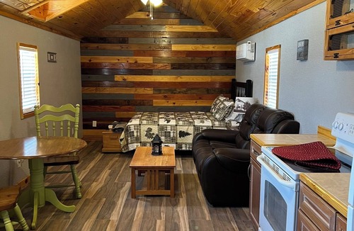 Big Creek Apartment | Norris Lake tiny Cabin bring your Boat, ATVs, 1 mi to Whitman Hollow Boat Ramp.