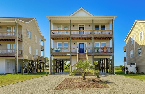 Sneads Ferry Cottage | North Topsail Getaway w/Panoramic Sound Views!