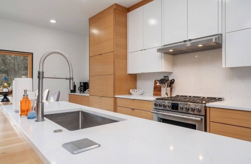 Hot Springs House | Northwoods Contemporary w/POOL and HOT TUB!