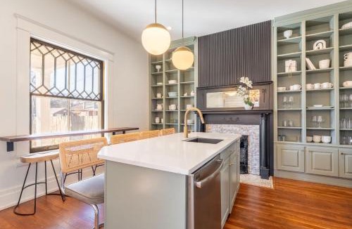 Historic Waverly House | Notes of Southern Charm - Walkable to Food & Shops