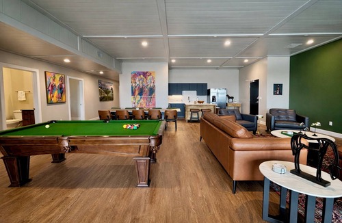 East Market District House | NuLu 6BR Penthouse | Hot Tub w/City Views | Kings