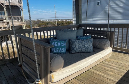 Sneads Ferry House | Ocean & Sound Front 4-bedroom home on the beach in North Topsail