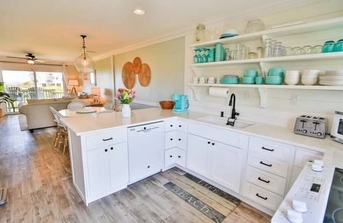 Emerald Isle Condo | Ocean View 4BR Condo – 2 Pools, Tennis & Weekly Rentals