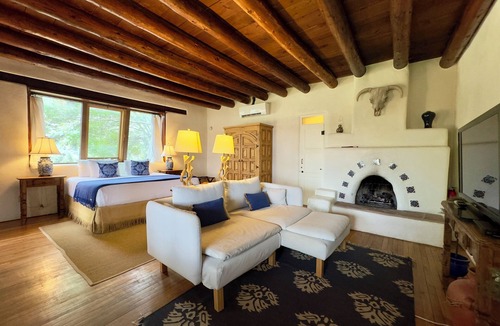Taos Bed & Breakfast | Old Taos Guesthouse B&B