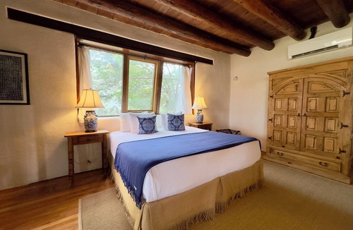 Taos Bed & Breakfast | Old Taos Guesthouse B&B