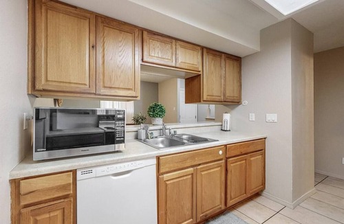 West Old Town Apartment | Old Town Patina, near Old Town