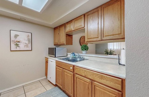 West Old Town Apartment | Old Town Patina, near Old Town