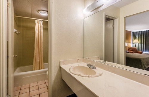 Denmark Hotel | Ole South Inn Jackson I 40 TN