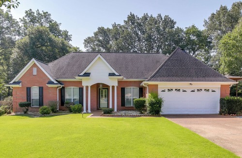 Olive Branch House | Olive Branch Getaway w/ Deck & Charcoal Grill!