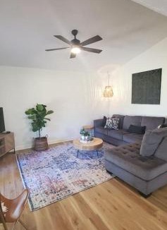 Mayhew House | On Golf Course Peaceful Central Upscale