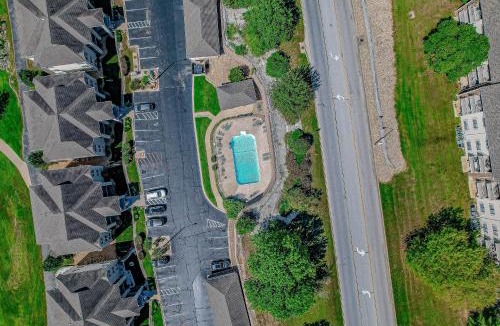 Branson Apartment | On the Green