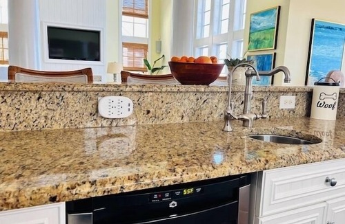 Atlantic Beach House | On the Sound 6BR 4.5BA home! Great for large families, 2 living spaces. Hot tub!