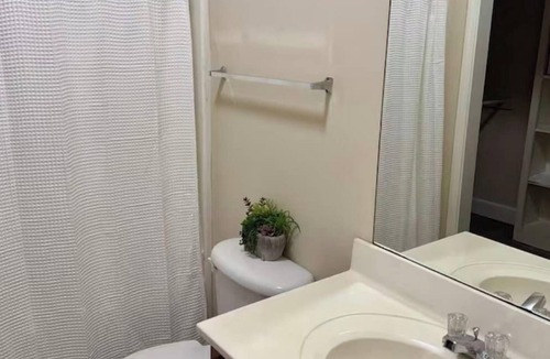 Oxford House | One - Bed Near Campus