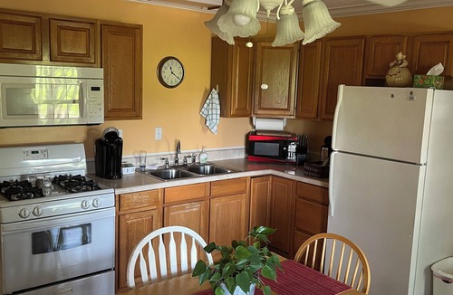 Pocahontas Apartment | One Bedroom One Bath Apartment