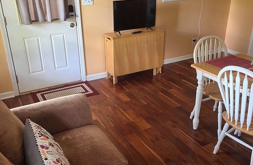 Pocahontas Apartment | One Bedroom One Bath Apartment