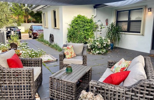 Pompano Beach Apartment | One bedroom private apt 2 blocks to beach