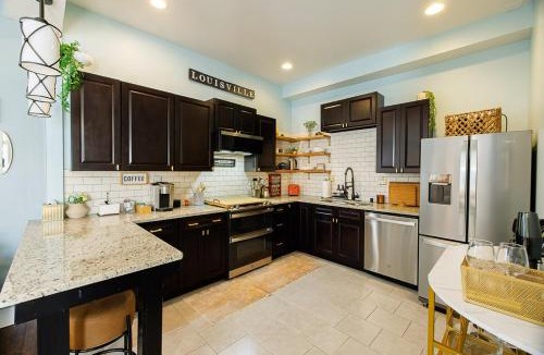 Germantown Apartment | Opulence On Oak Street