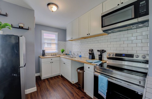 Memphis Apartment | Opulent Comfort with ShellCrestCorp Apt 101