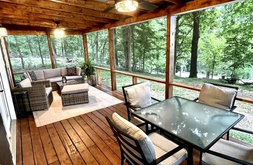 Cadiz Cottage | Outstanding Lakefront Cottage with Fire Pit in Cadiz, Kentucky