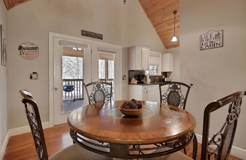Branson West Cabin | Ozark Livin: Cabin Near Silver Dollar City with On-Site Golf Course, Dog Friendly, and Free WiFi!