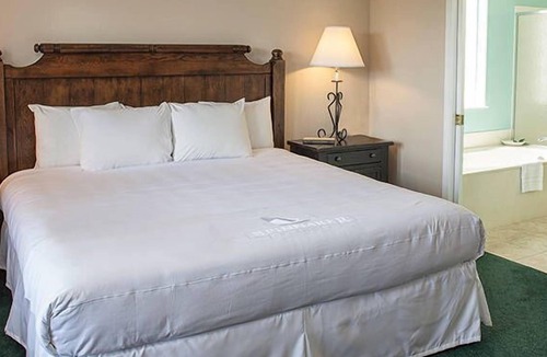 Branson Condo | Palace View by Spinnaker 1br suite, Saturday check-in