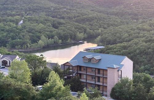 Indian Point Apartment | Panoramic Penthouse at SDC