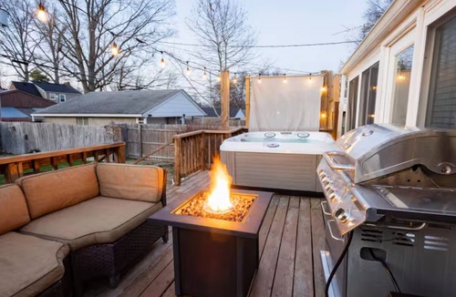 Iroquois House | Parkside Retreat
