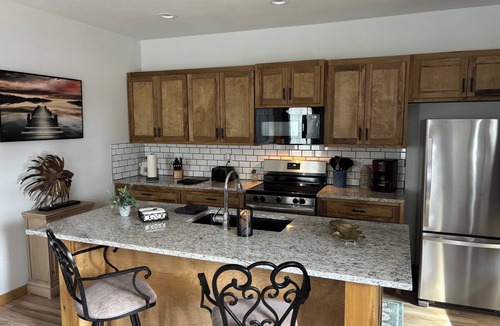 Cleveland Cabin | Peaceful 1-bedroom cabin with AC in Charming Happy Valley