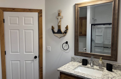 Cleveland Cabin | Peaceful 1-bedroom cabin with AC in Charming Happy Valley