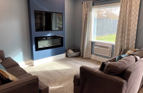 Grand Island Apartment | Peaceful 1-bedroom condo with AC in charming Grand Island
