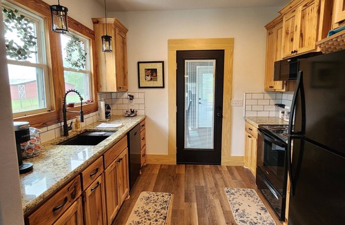 Ponca City House | Peaceful 2BR Getaway With Scenic Views - Sleeps 6