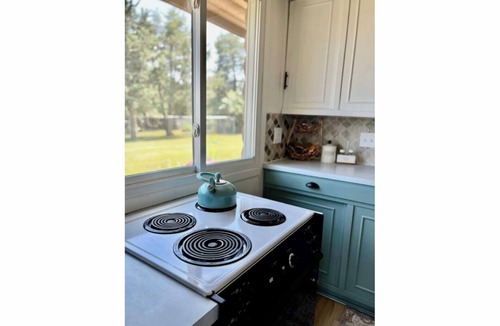 Fostoria Cabin | Peaceful and Cozy 2-bedroom cabin at Tuttle Creek north of Manhattan