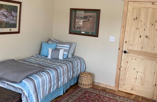 Perry Park Cabin | Peaceful, Beautiful Views, 10 miles to State Capitol