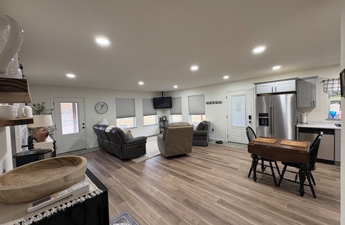 Parsons House | Peaceful Country Retreat Near Town.