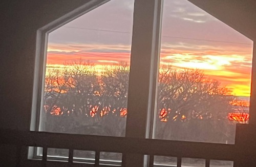 McCook House | Peaceful Country Retreat ideal for hunters and families