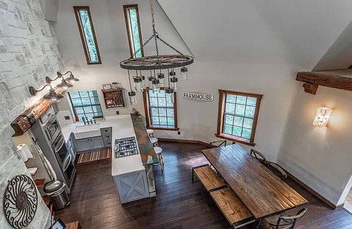 Albany House | Peaceful Pond Cottage