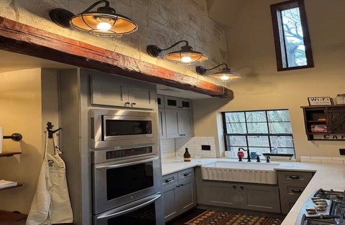 Albany House | Peaceful Pond Cottage