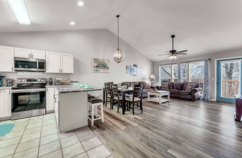 Branson West Condo | Peaceful Stonebridge Condo w/Resort Amenities